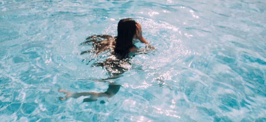 ,Girl,In,The,Pool,,The,Lifestyle,Of,Young,People,